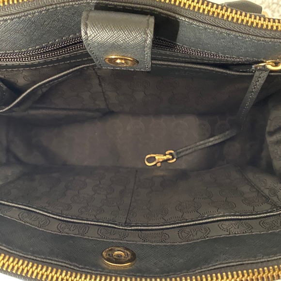 Black Michael Kors Bag with detachable straps - Picture 6 of 10